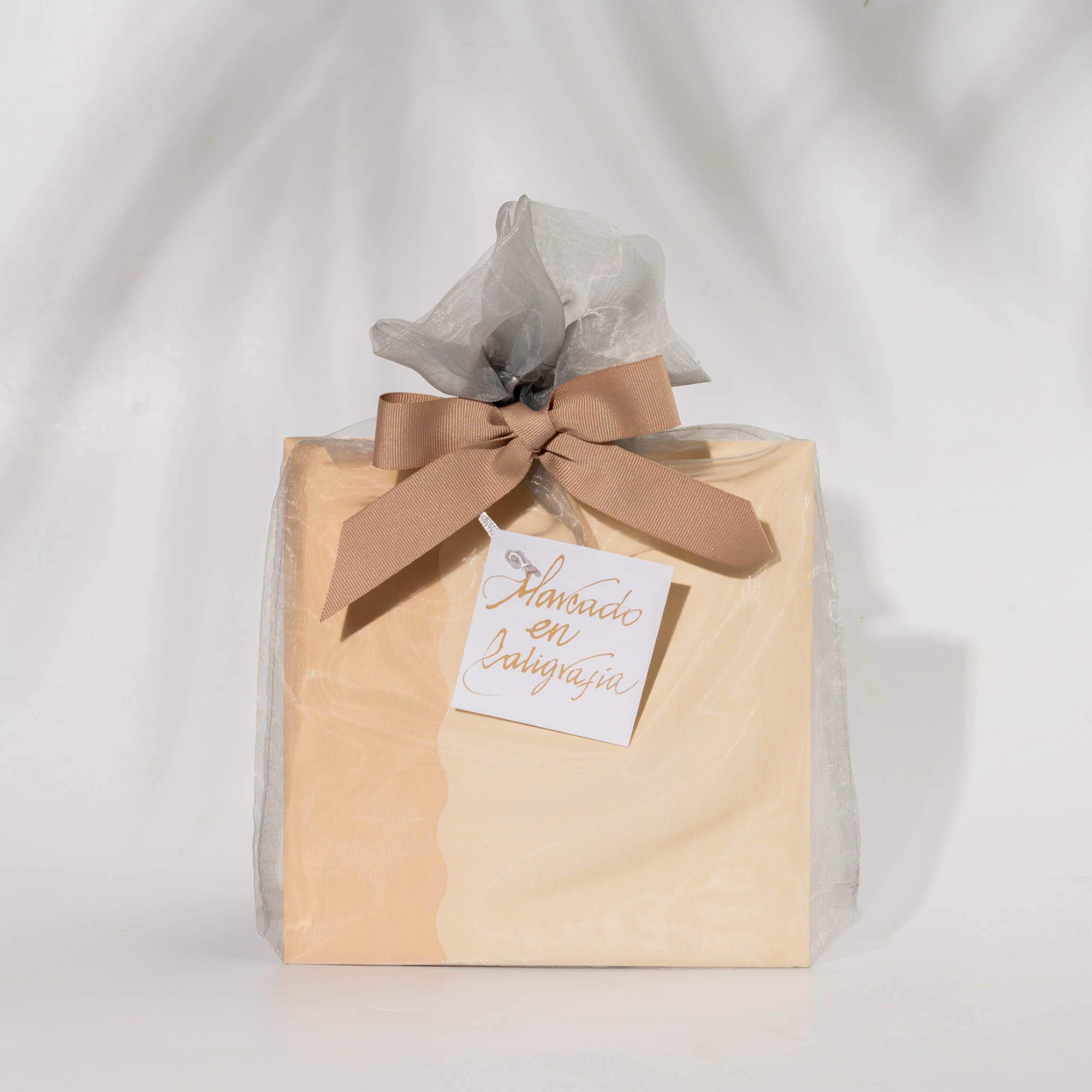 Bono de Pésame en bolsa de tela de organza 2025 con Bonsai