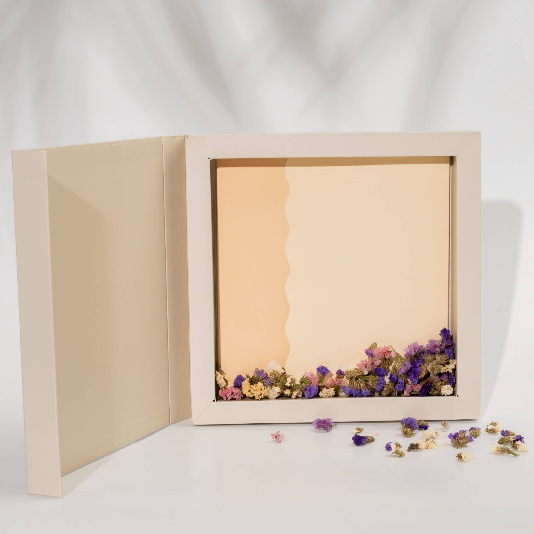 Bono de Pésame en caja con pétalos 2025 con Orquídea