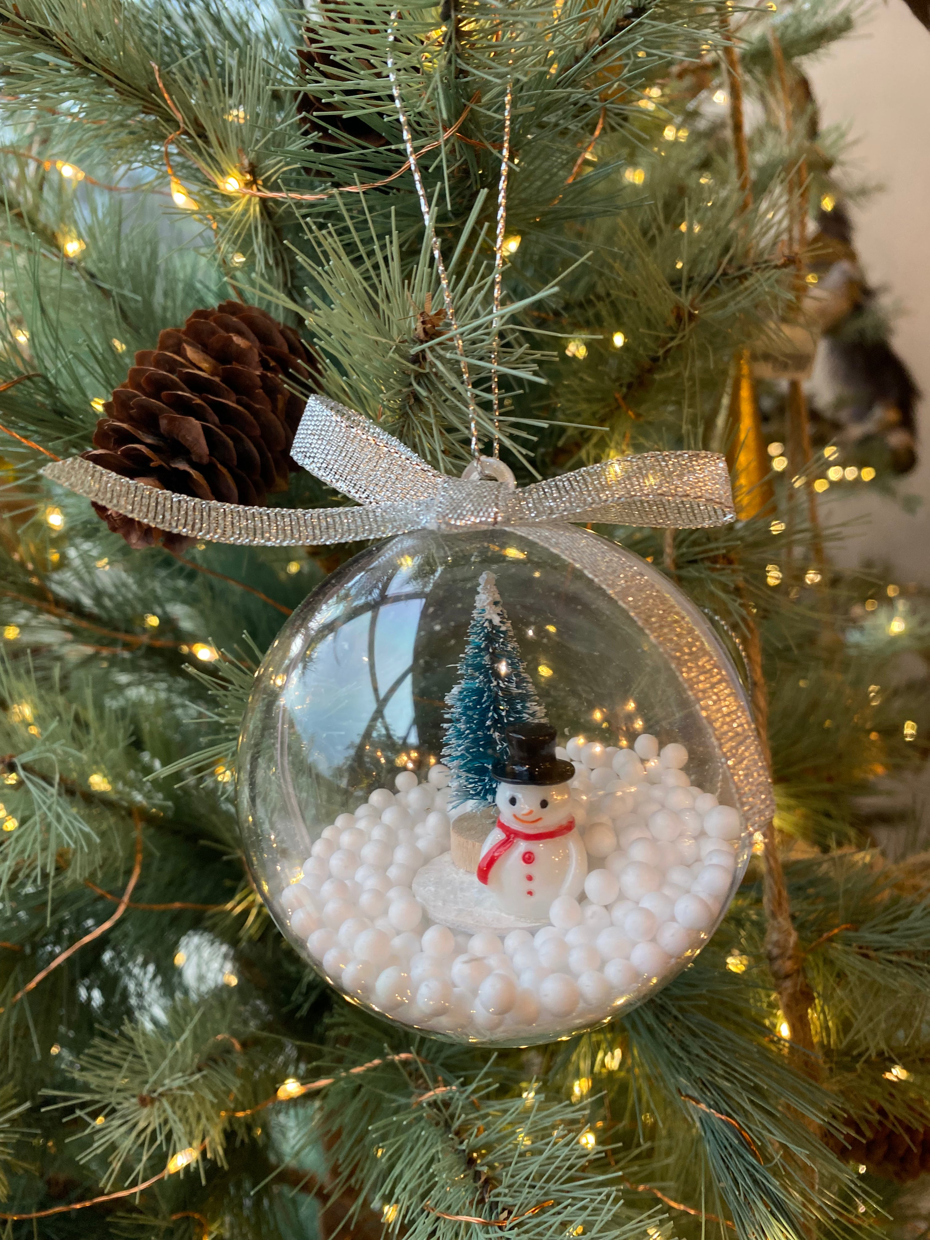 Caja con bolitas de 8 cms x 1 unidad