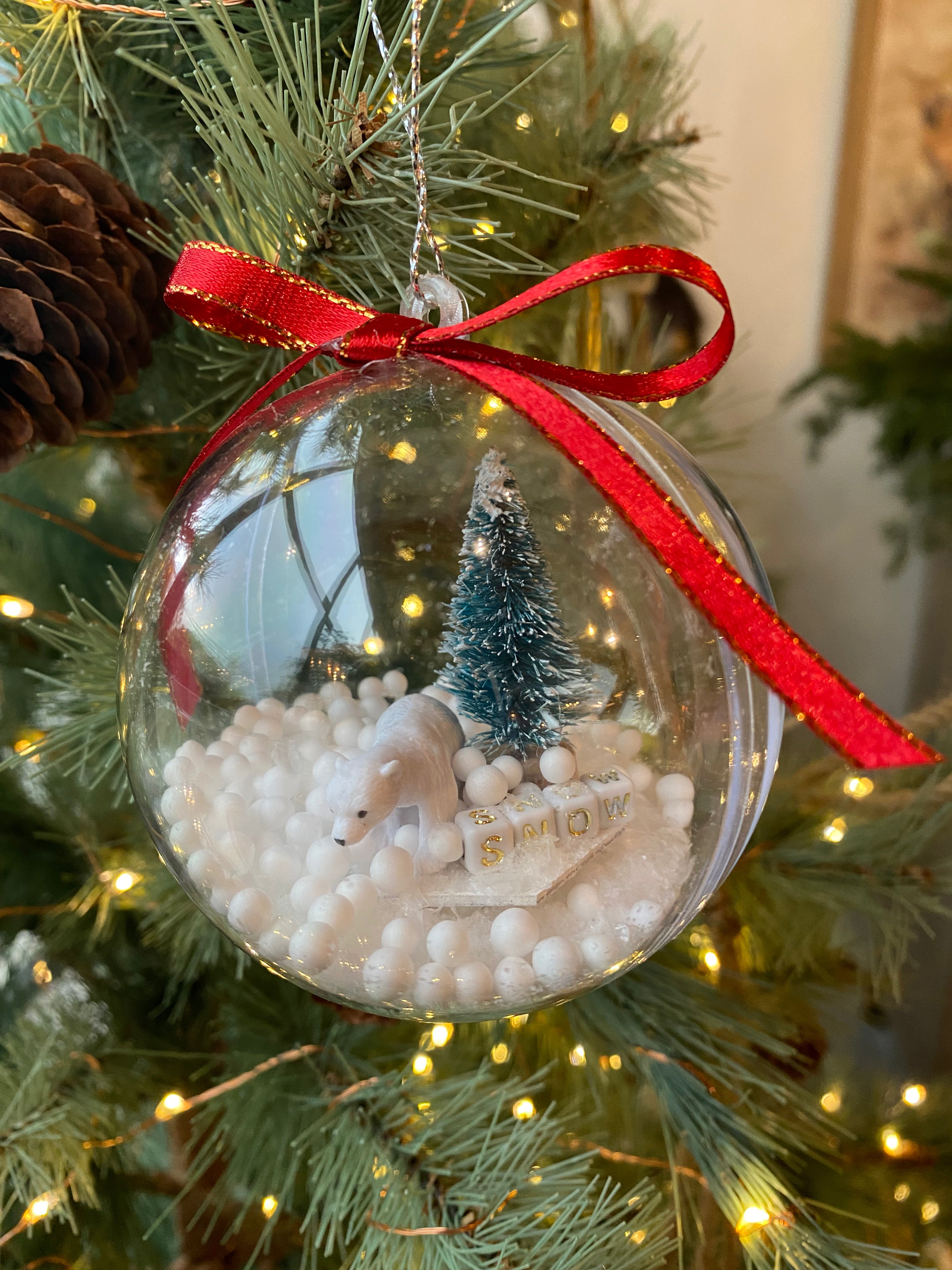 Caja con bolitas de 8 cms x 1 unidad