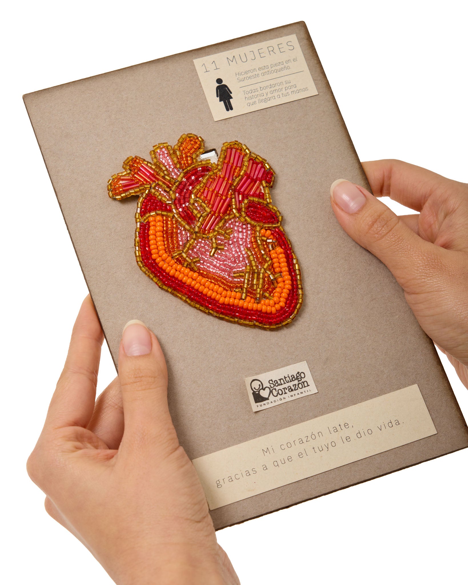 Corazón bordado en Mostacilla