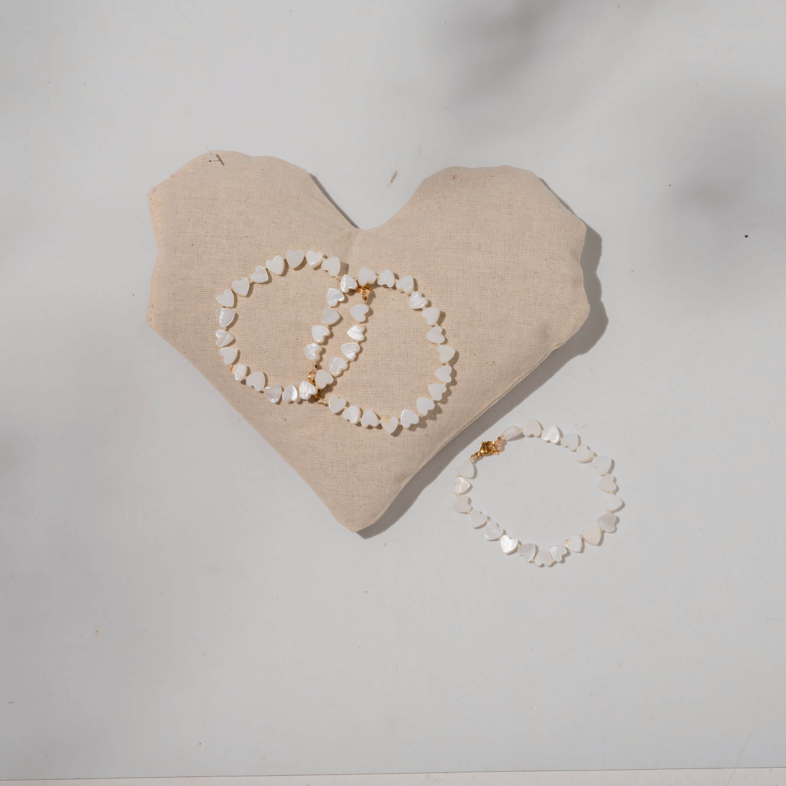 Manilla de Corazones de Nácar