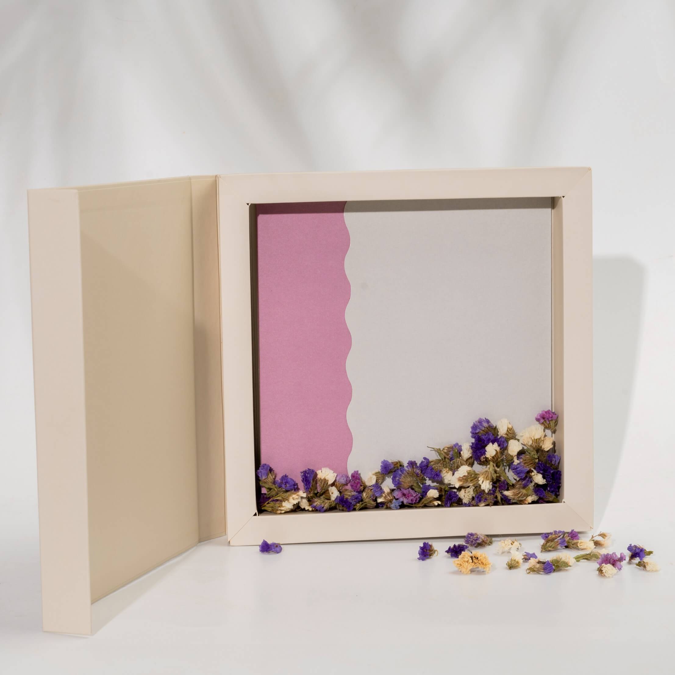 Bono de Pésame en caja con pétalos 2025 con Orquídea