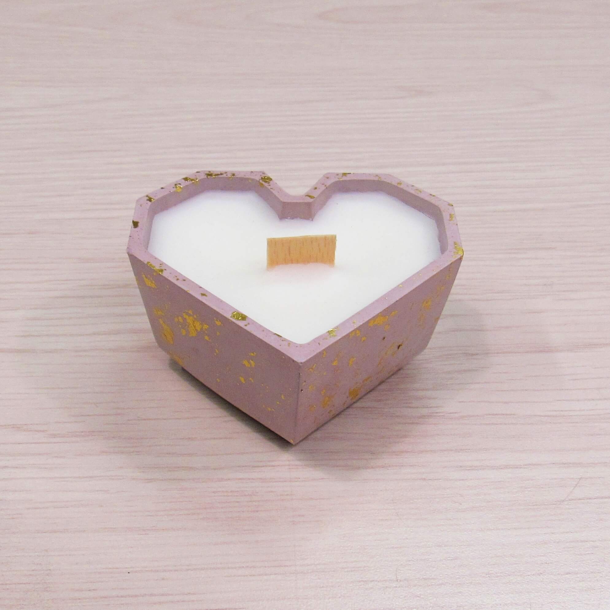 Vela de Corazón Geométrico