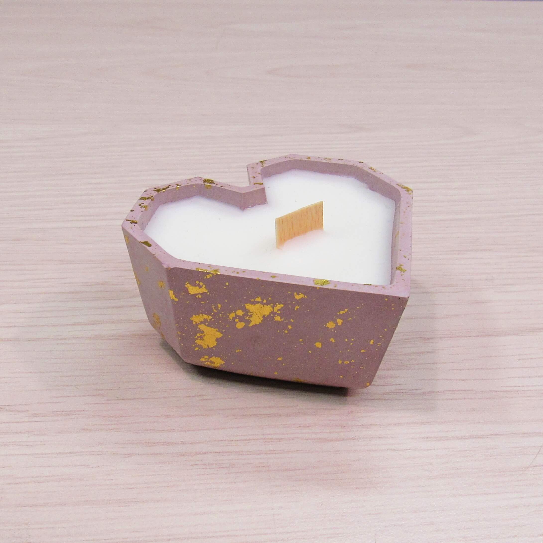 Vela de Corazón Geométrico