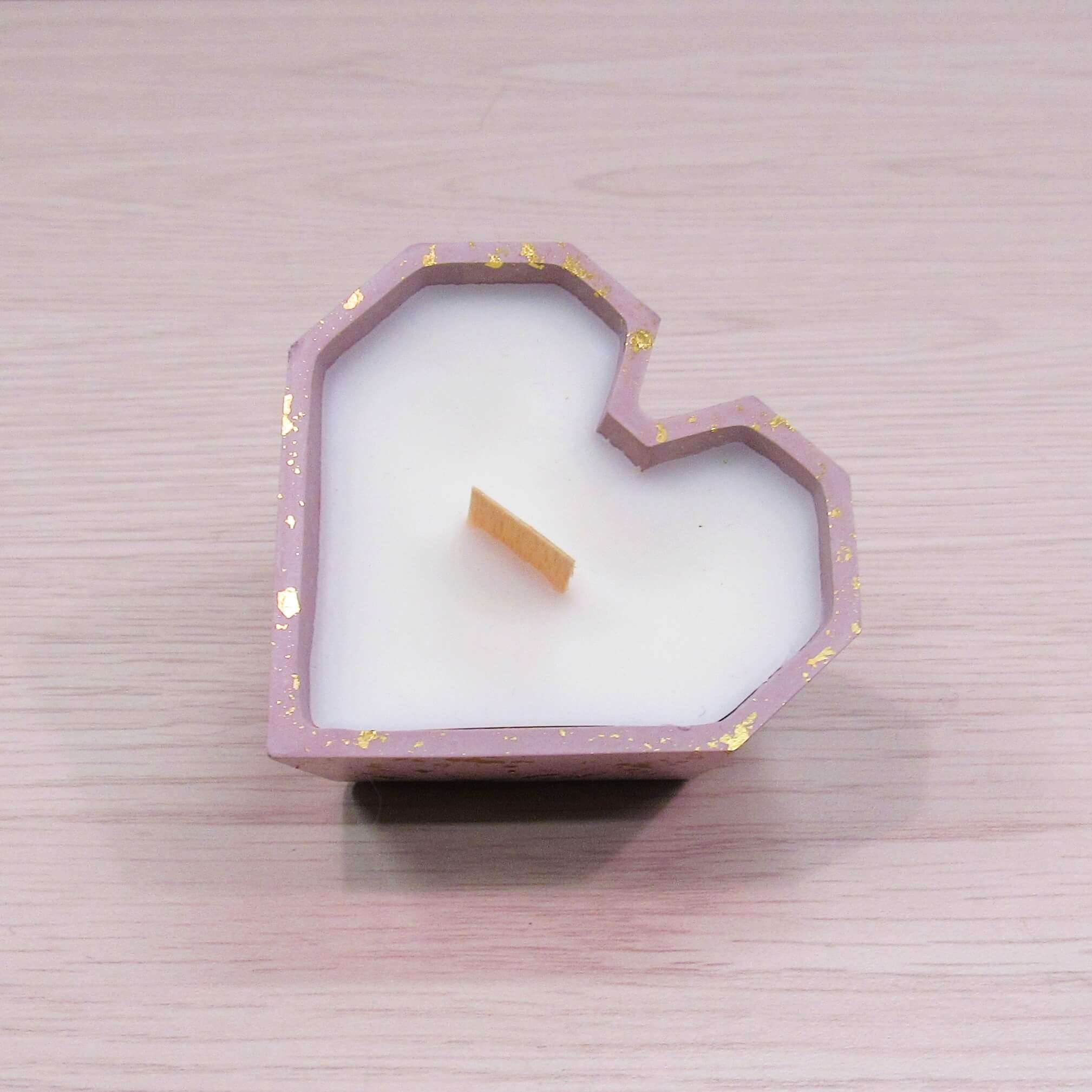 Vela de Corazón Geométrico