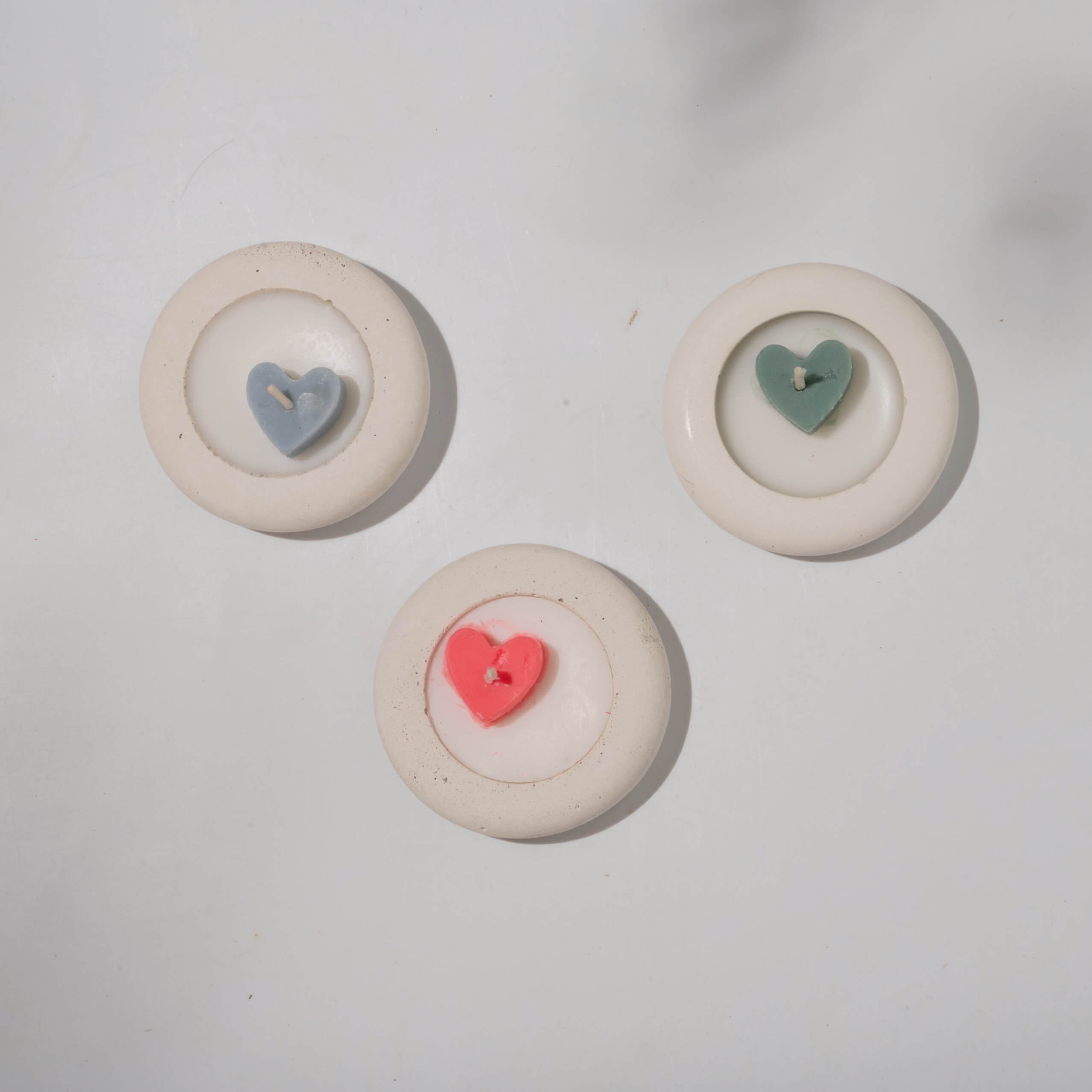 Vela de Corazón con base redonda de cemento
