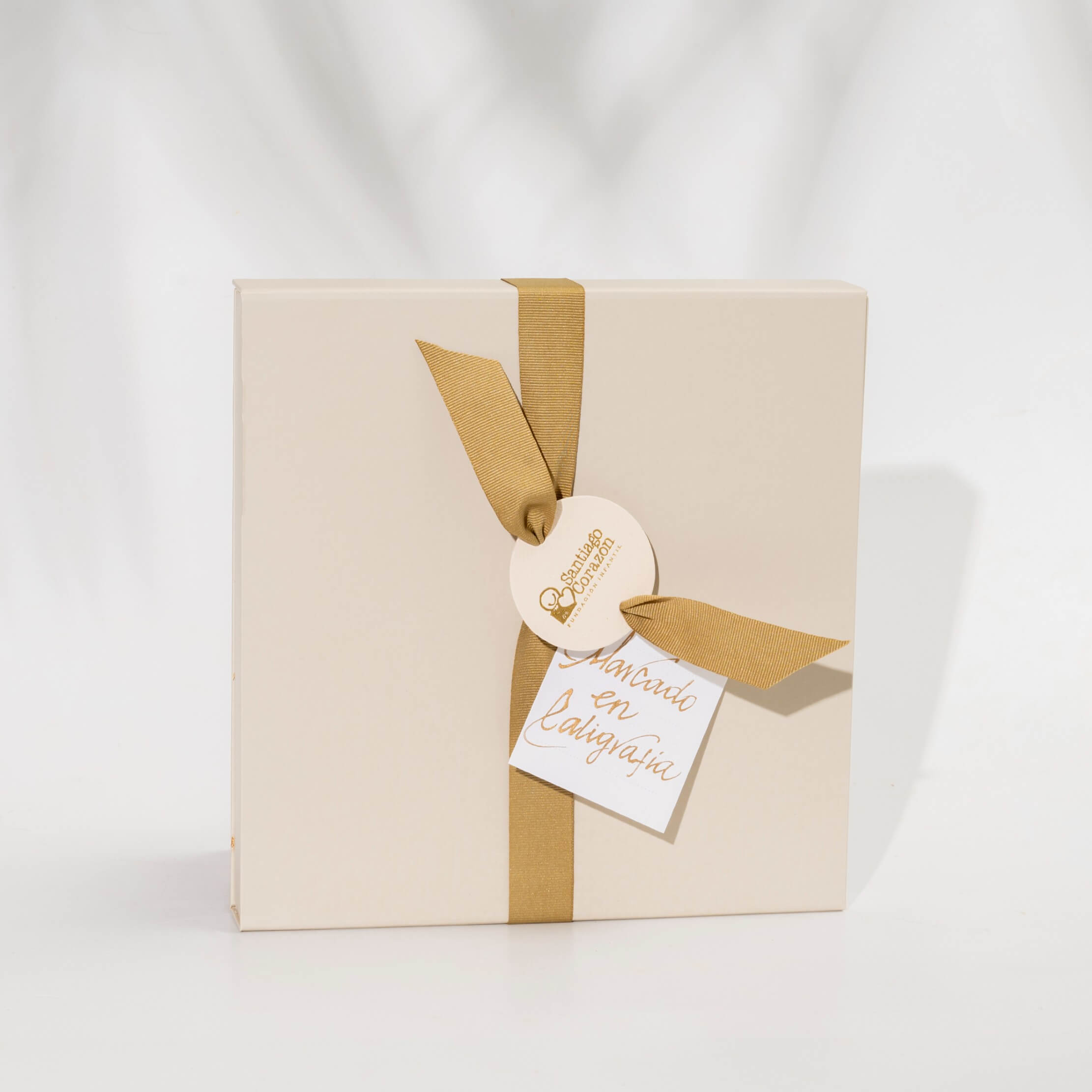 Bono de Pésame en caja con pétalos 2025 con Orquídea